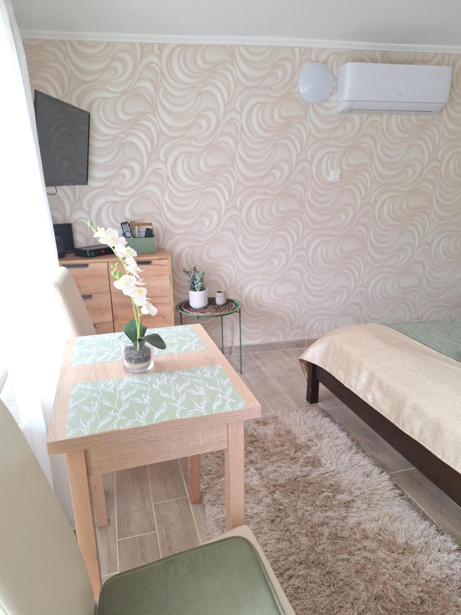 Várfal apartman Eger Exterior foto
