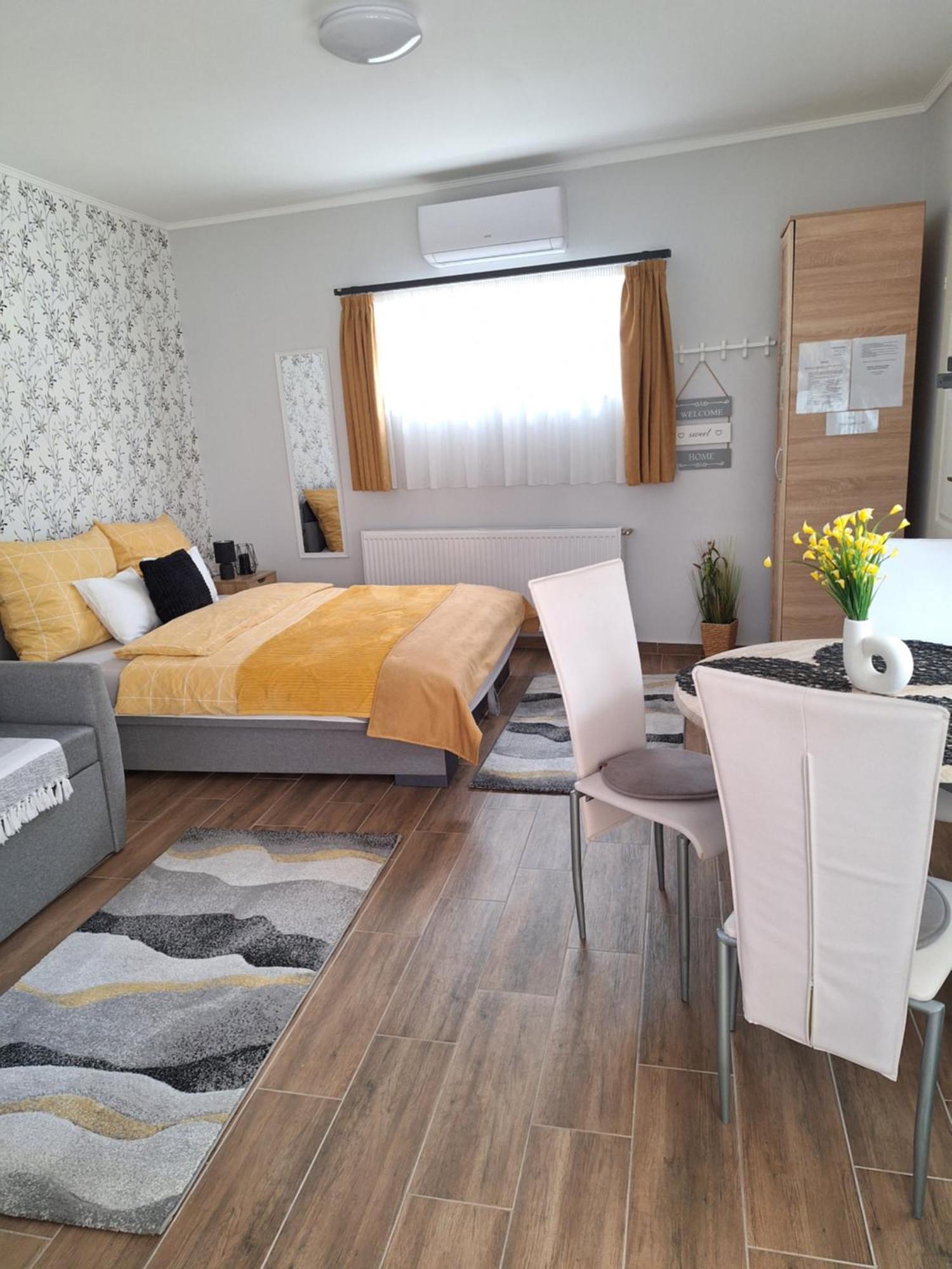 Várfal apartman Eger Exterior foto