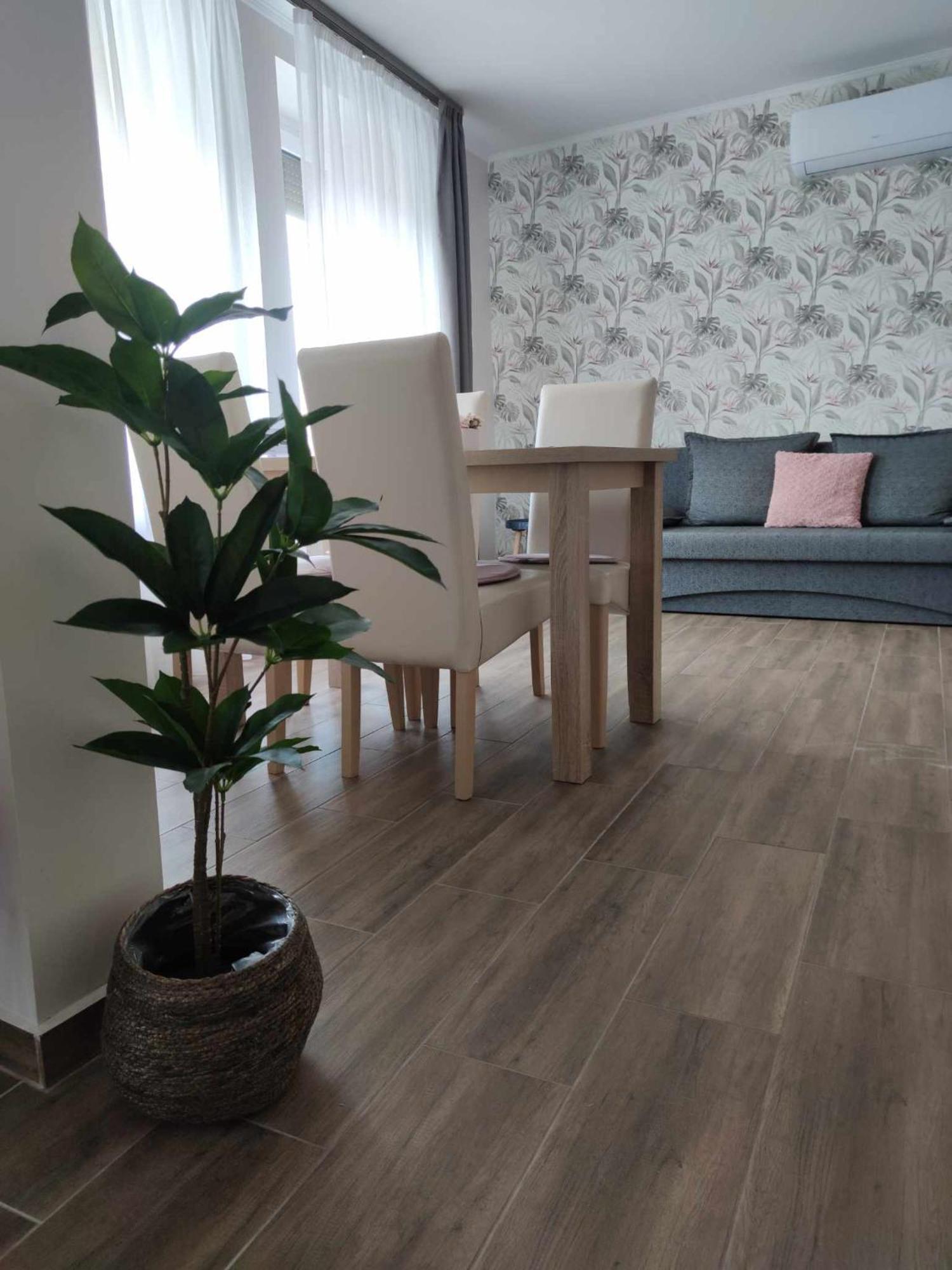 Várfal apartman Eger Exterior foto