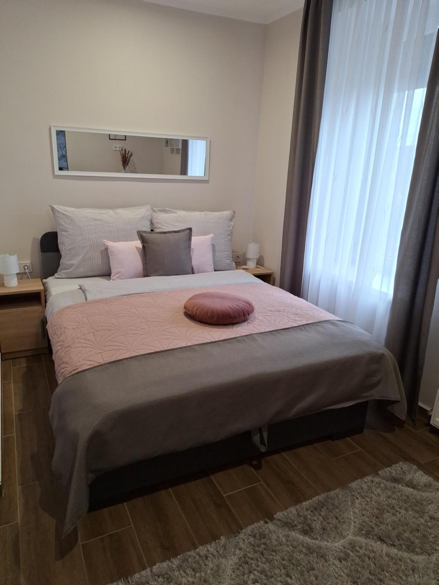 Várfal apartman Eger Habitación foto