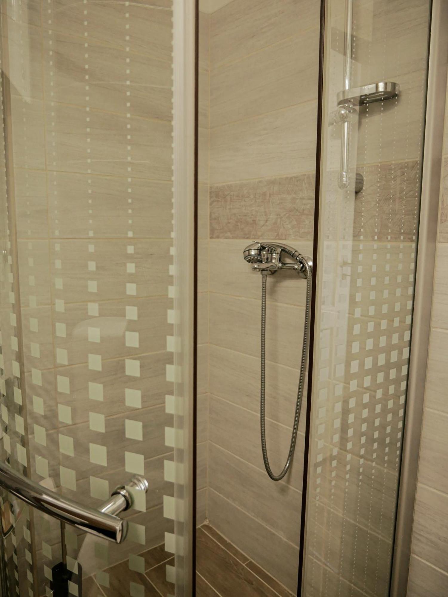 Várfal apartman Eger Habitación foto